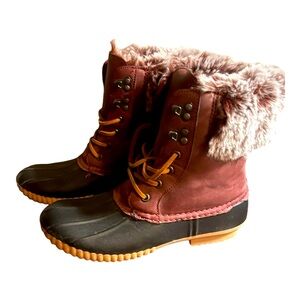 Cute and fuzzy snow boots size 6.5
